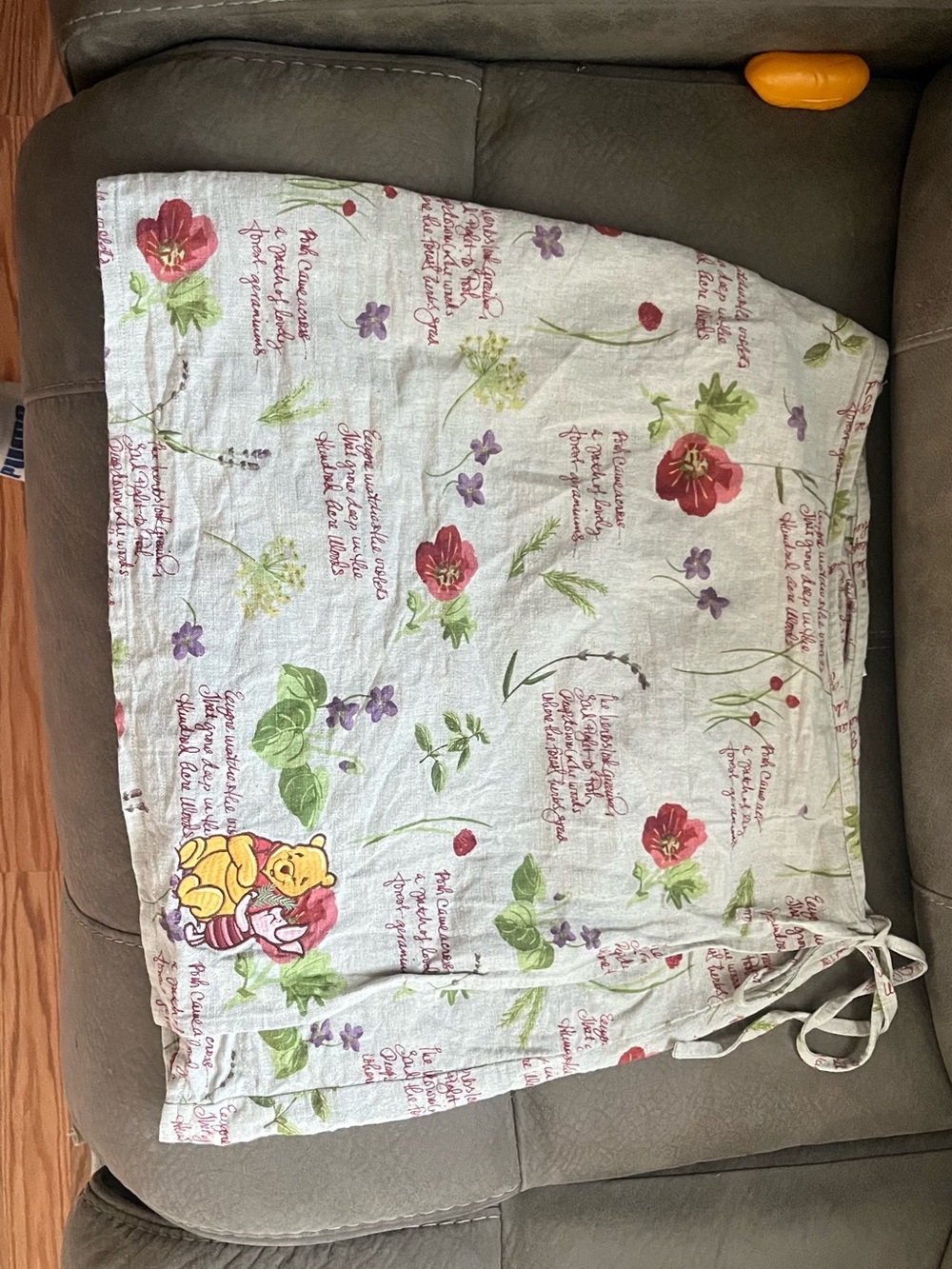 Winnie the Pooh DisneyFloral Tie-Waist Skirt with Character Detail - Cream & Red